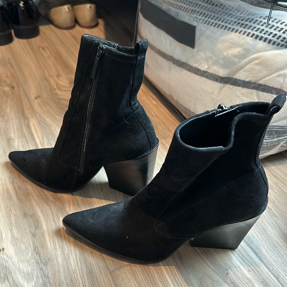 Kendall and Kylie bootie size 8. Great condition